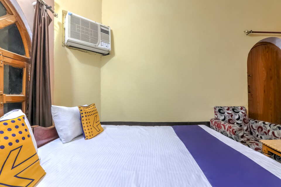 SPOT ON 65457 Hotel Satendra, Basti, Basti