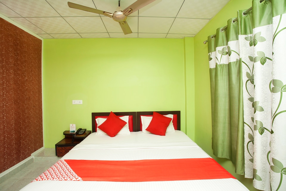 OYO 673 Hotel Royal Nirvan Pvt. Ltd., Kakarvitta, Kakarvitta