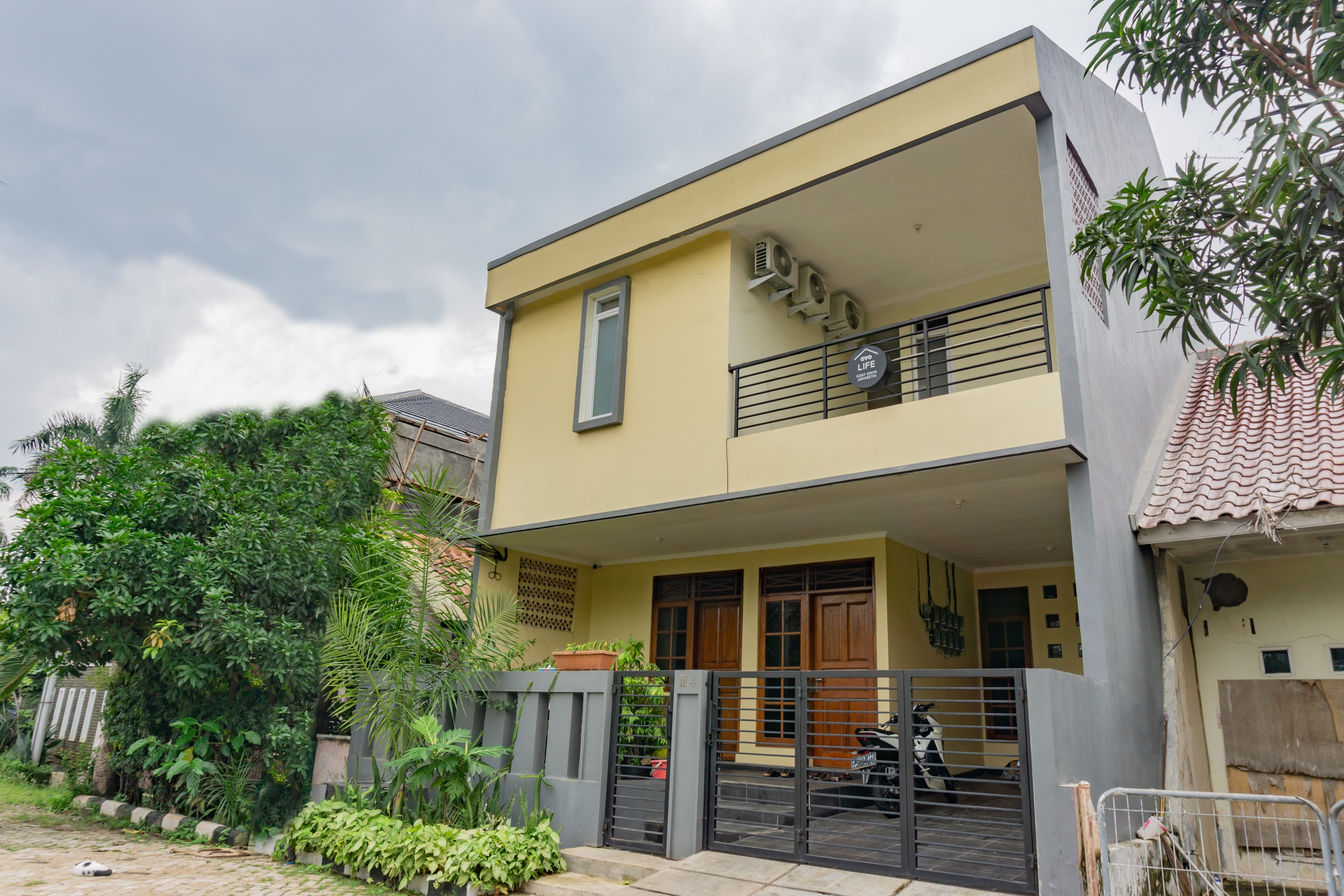 Katta eshakli qora ayollar porno video