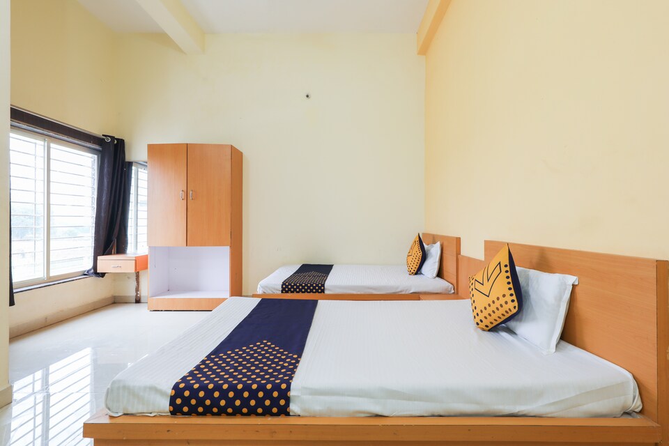 SPOT ON 65468 Hotel White House, Hoshangabad Road, Bhopal