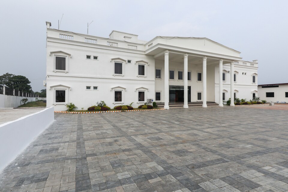 SPOT ON 65468 Hotel White House, Hoshangabad Road, Bhopal