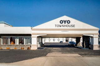 OYO Townhouse Dodge City KS in Dodge City KS| Book @ $56 and Get