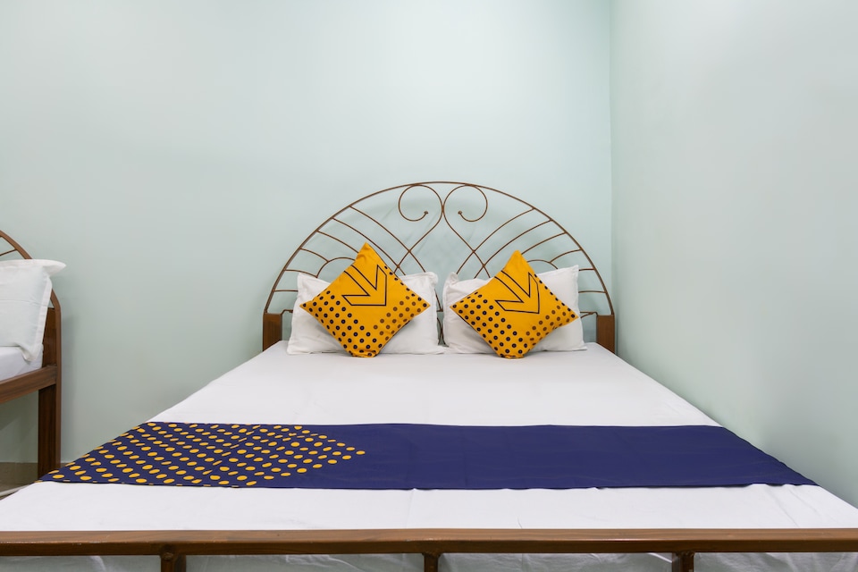 SPOT ON SS Grand, Ramaraopet Kakinada, Kakinada