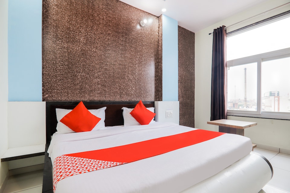 OYO 65503 Hotel Blue Diamond, Reengus, Reengus