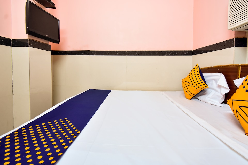 SPOT ON Dev Palace Guest House, City Centre, Gwalior