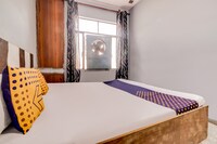 SPOT ON Kanpur Deluxe