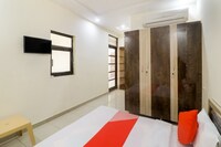 OYO M.r. Taste Guest House