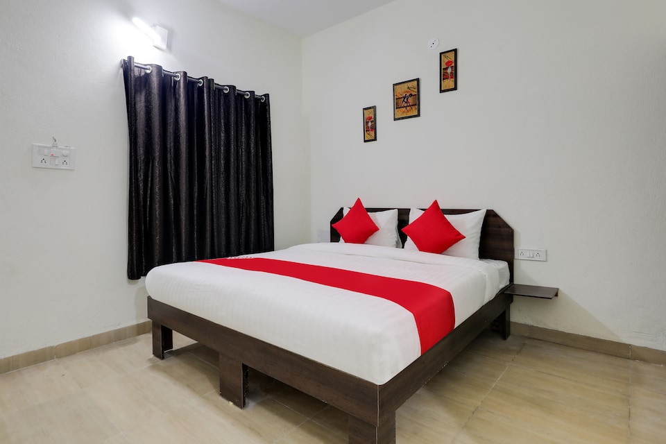 Collection O 65536 Hotel S75, Bhawarkua Indore, इंदौर