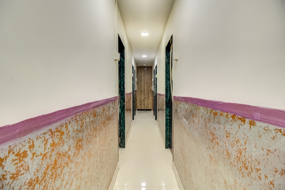 SPOT ON Star Royal Near Chhatrapati Shivaji International Airport, Mumbai International Airport, Mumbai