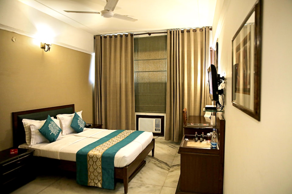 OYO 5333 Hotel Sheronz, Hotel Market Chandigarh, Chandigarh