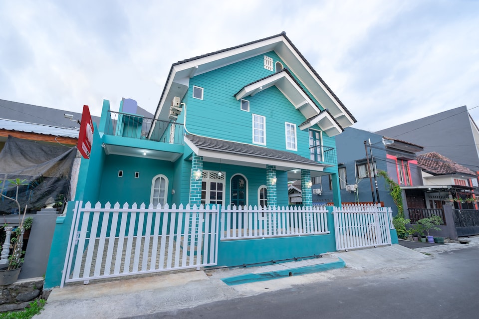 OYO 2224 Lousiana House, Condongcatur, Yogyakarta