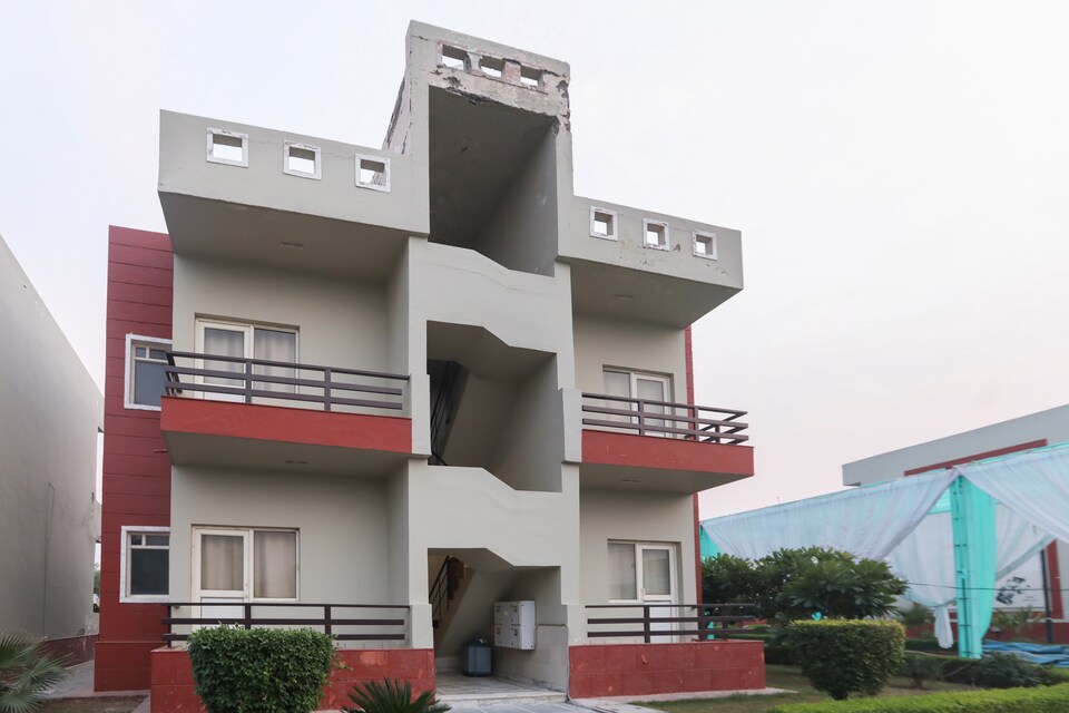 Capital O 65560 Vrinda Resort, Prem Mandir Vrindavan, Vrindavan