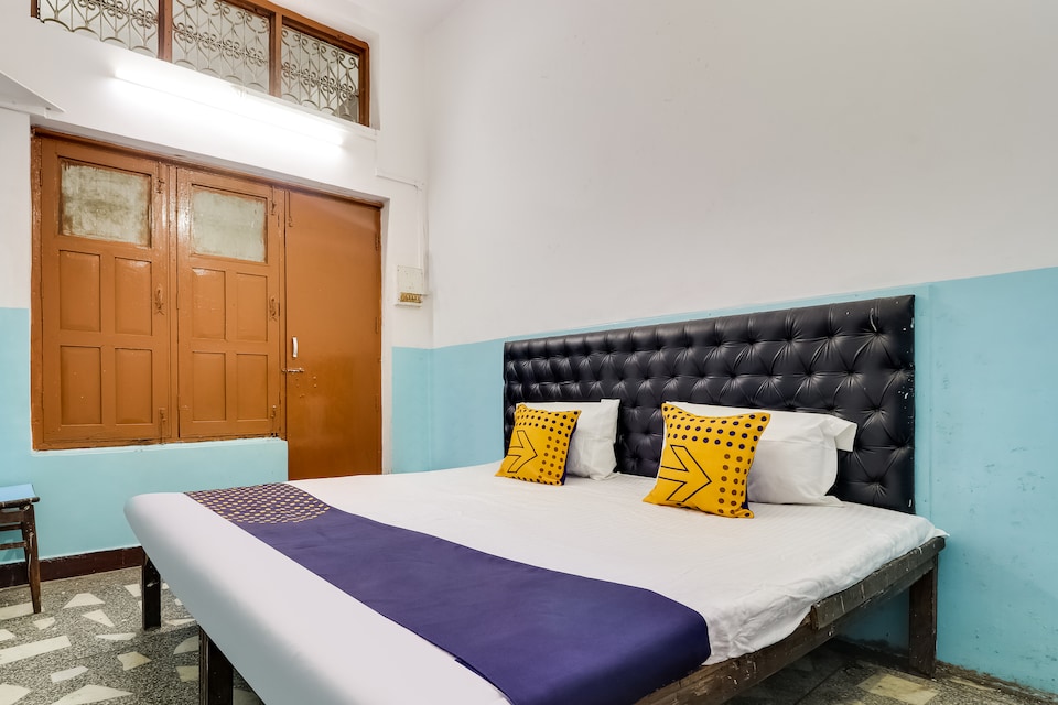 SPOT ON 65565 Krishna Lodge, Bahraich, बहराइच