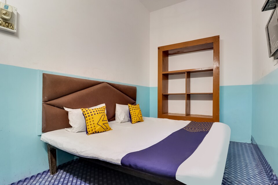 SPOT ON 65565 Krishna Lodge, Bahraich, बहराइच