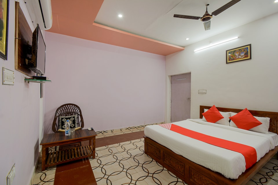 OYO 65573 Hotel Vrindavan & Restaurant, Chirawa, Jhunjhunu