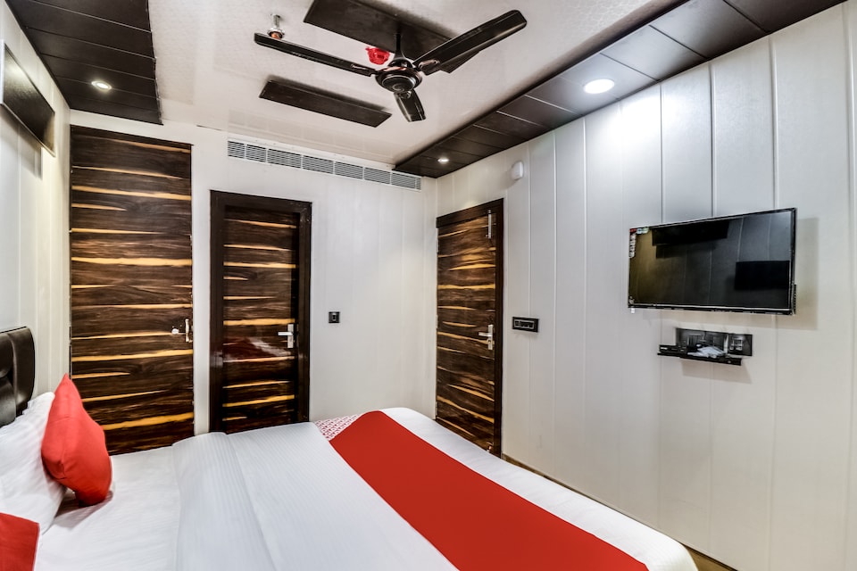 Hotel O JPS Galaxy Hotel, Dwarka Delhi, Delhi