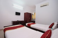 OYO Sr Legend Inn Near Sri Someshwara Swami Temple