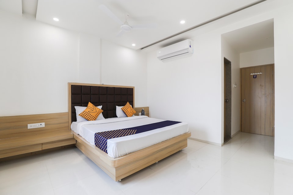 SPOT ON 65624 Hotel Decent, Petlad Road Nadiad, Nadiad