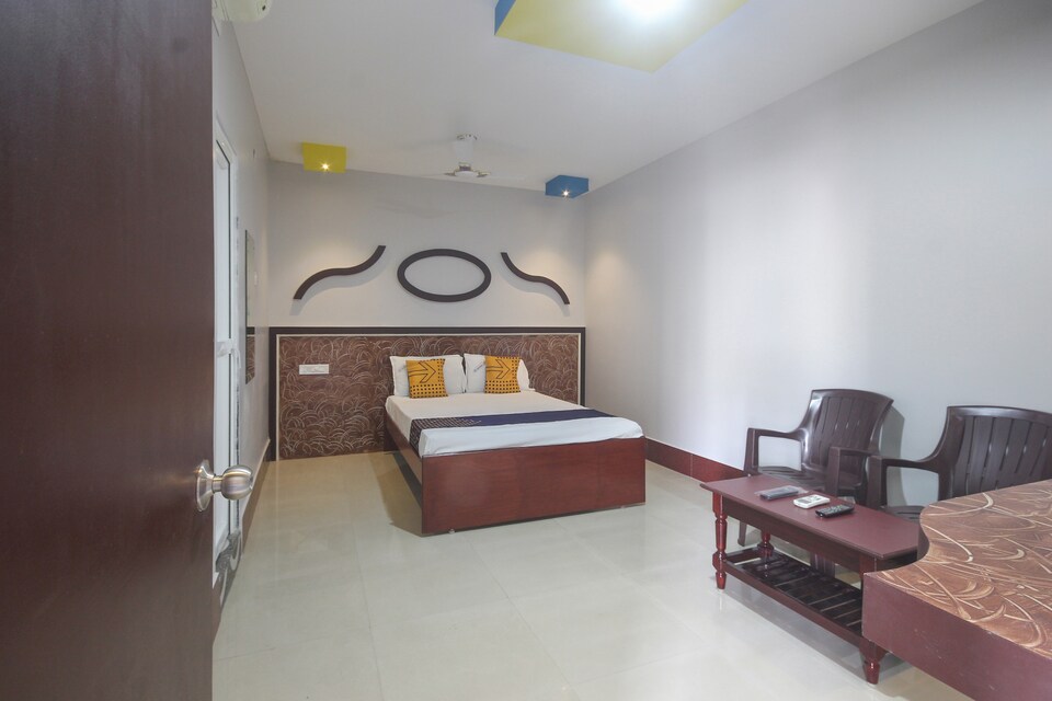 SPOT ON 65657 Sri Krishna Lodge, Mettur, Erode