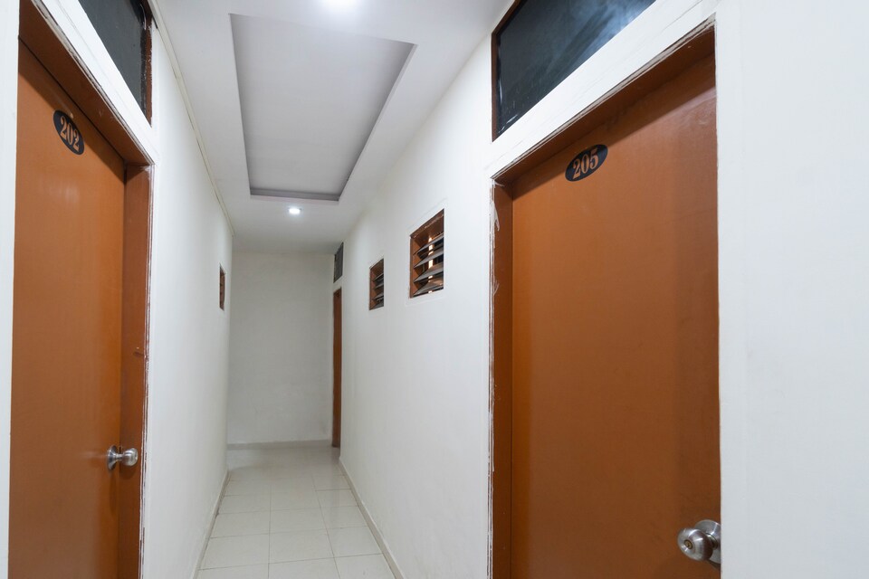 live as AHM968, Vastrapur Ahmedabad, Ahmedabad