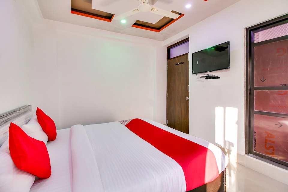 OYO Flagship 65665 Mahadev Hotel & Restaurant, Fateh Sagar, Udaipur