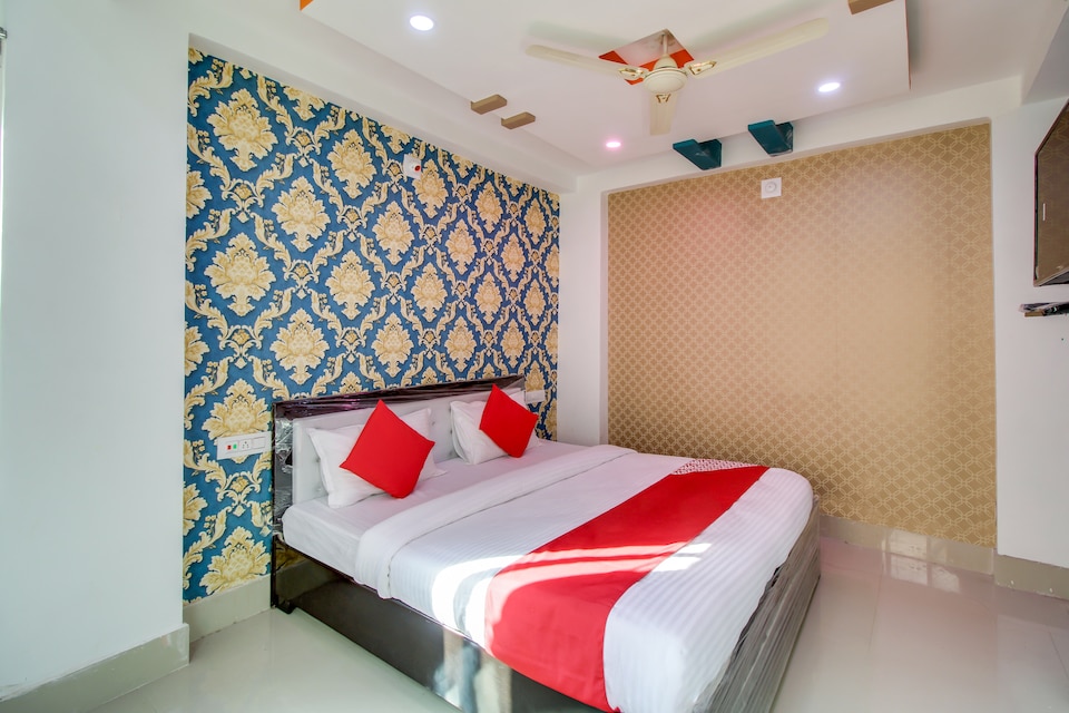 OYO Flagship 65665 Mahadev Hotel & Restaurant, Fateh Sagar, Udaipur