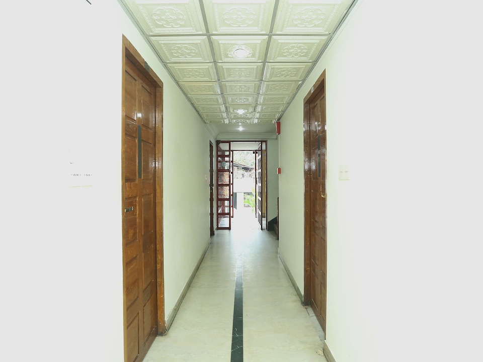 Hotel O Oasis, M G Road Trivandrum-II, Trivandrum