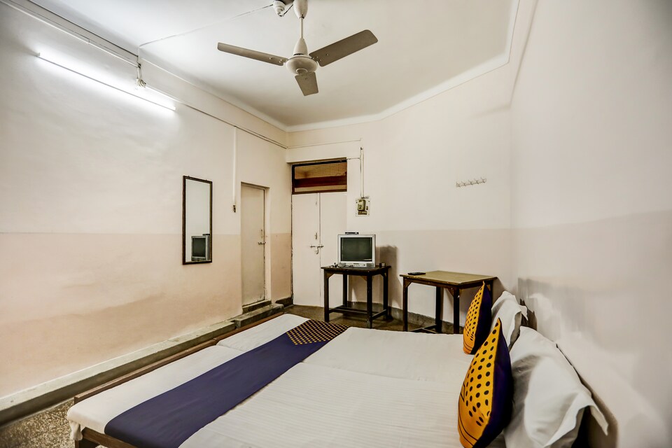 SPOT ON 65688 Samira Hotel, Railway Station Allahabad, Prayagraj