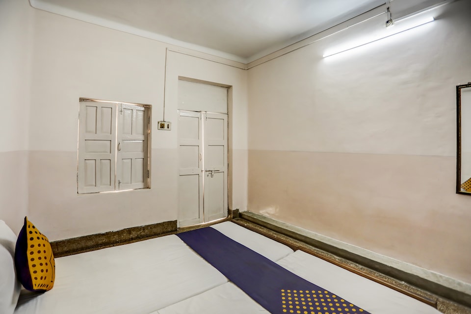 SPOT ON 65688 Samira Hotel, Railway Station Allahabad, Prayagraj