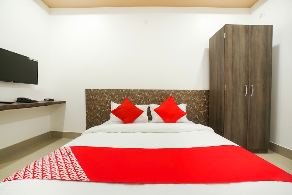 Live onGHY1034, Hatigaon Guwahati, Guwahati