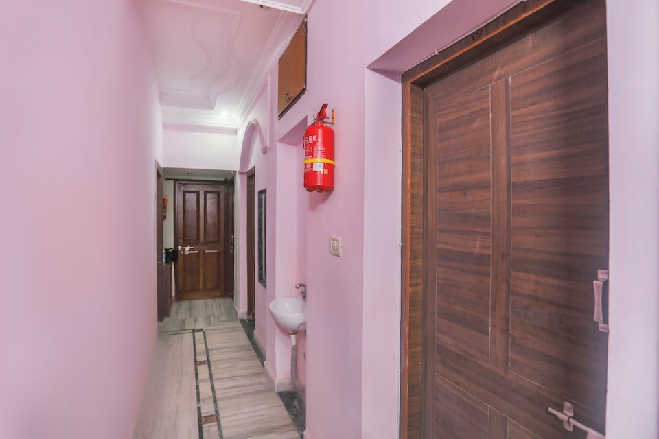Hotel O Ma Kali Guest House, Salt Lake Kolkata, Kolkata