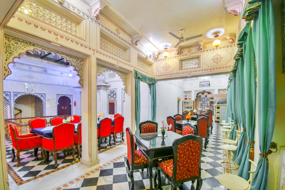 OYO 5349 Shree Jagdish Mahal Heritage Hotel, Gulab Bagh, Udaipur