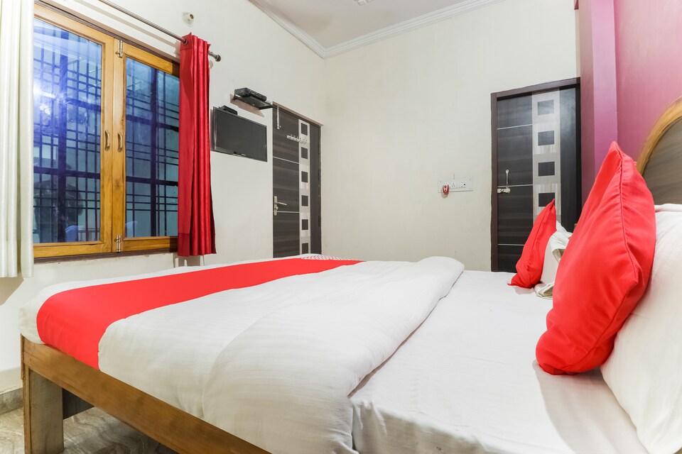 OYO 65760 The Ashoka Inn, Hazratganj Lucknow, Lucknow