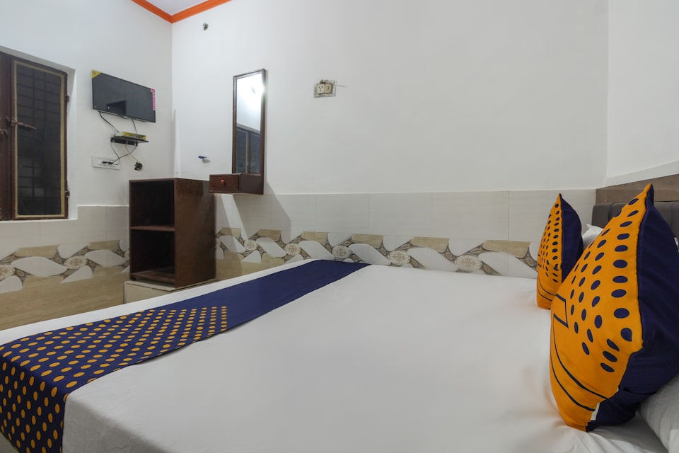 SPOT ON 65785 Vishal Guest House, Shilpgram, Agra
