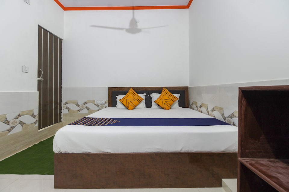 SPOT ON 65785 Vishal Guest House, Shilpgram, Agra