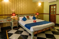 OYO Hotel River Palace