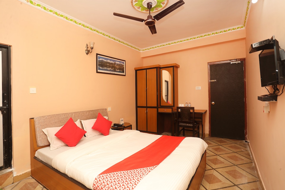 OYO 685 Hotel The Beehive, Pokhara, Pokhara