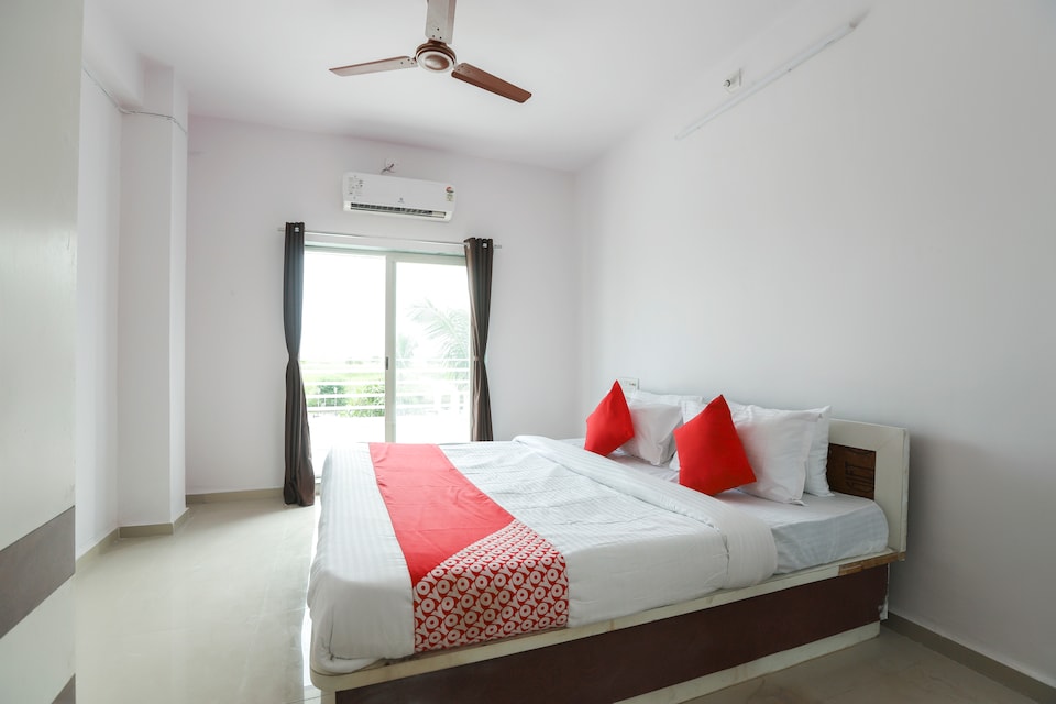 OYO 65794 Purple Valley, Ubhrat, Surat