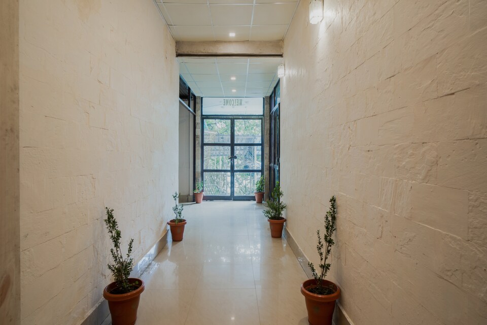 Capital O 13324 Hotel Kosmos Anamika, Mall Road Nainital, Nainital