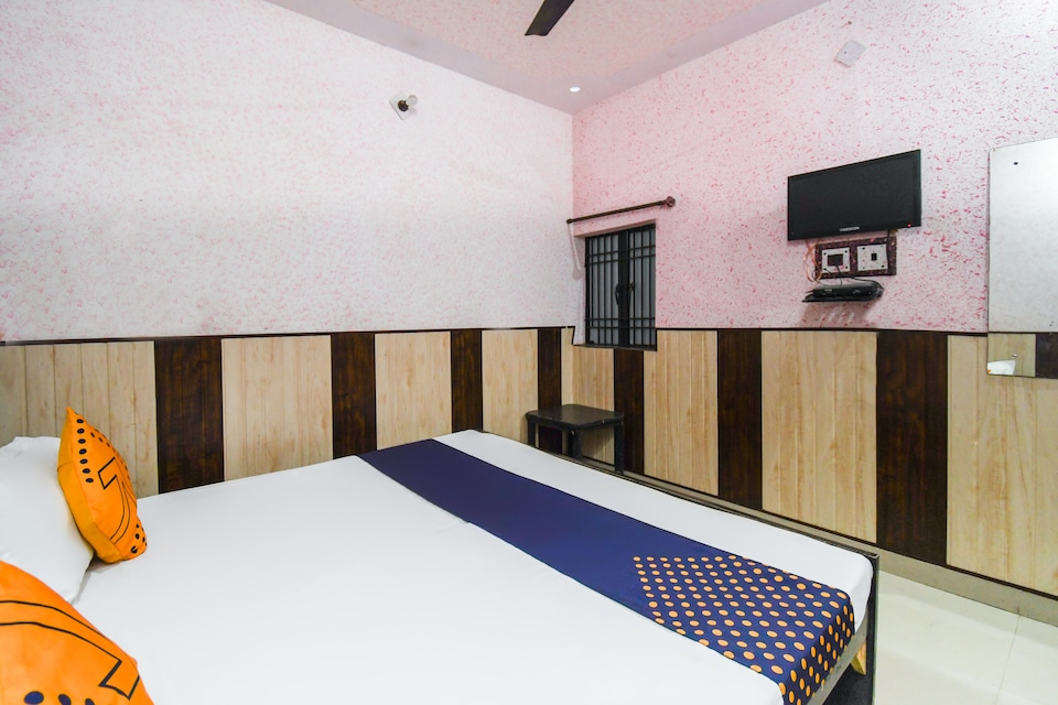 SPOT ON 65800 Shri Bihari Cottage, Fatehabad Road, Agra