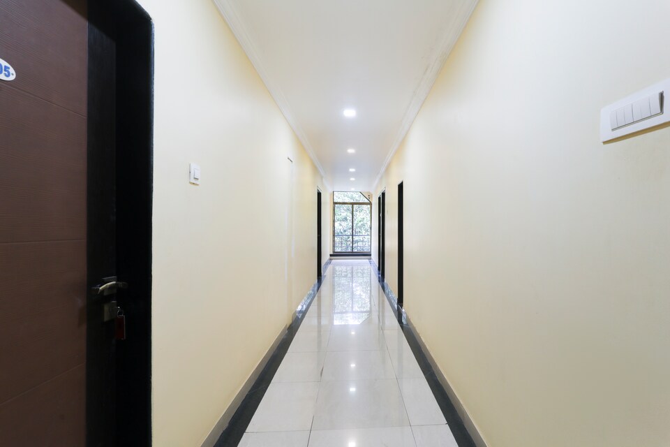 OYO 65811 Ratnesh Premium Lodge, Sawantwadi, Sindhudurg