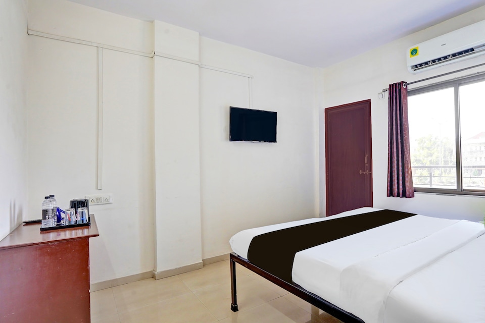 Hotel O Rane Nagar formerly Shree Mangal Complex, Nashik Road Nashik, Nashik