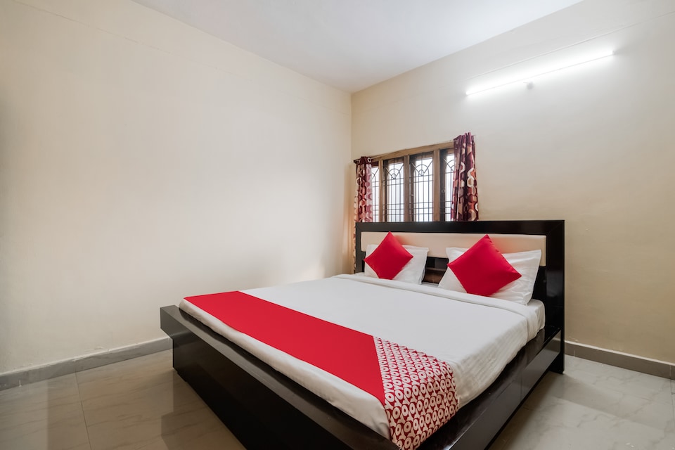 OYO 65826 Govardhana Residency, Beach Side Visakhapatnam, Visakhapatnam