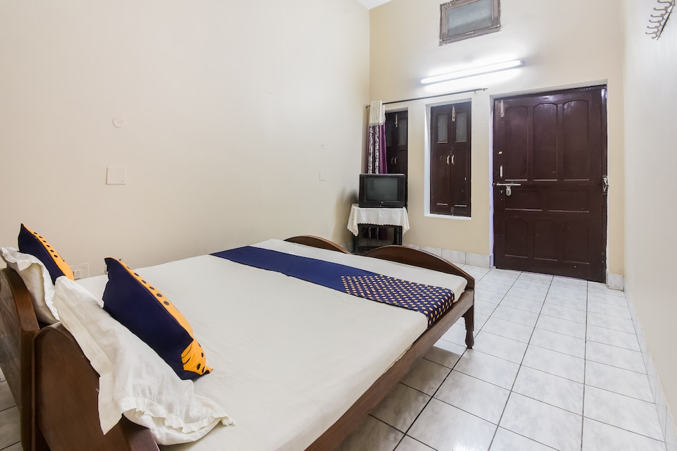 SPOT ON 65838 Hotel Geetanjali, Golghar, Gorakhpur