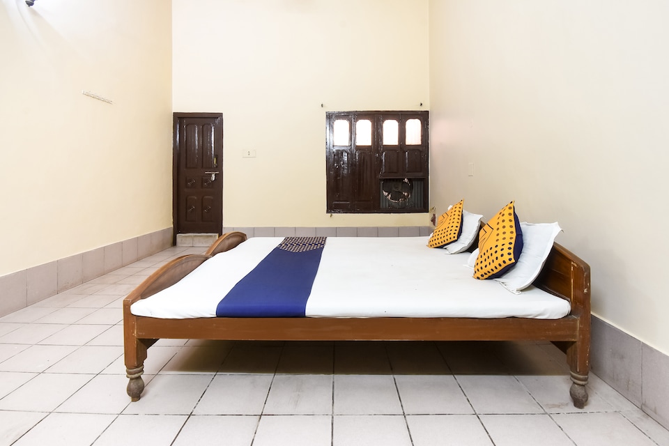 SPOT ON 65838 Hotel Geetanjali, Golghar, Gorakhpur