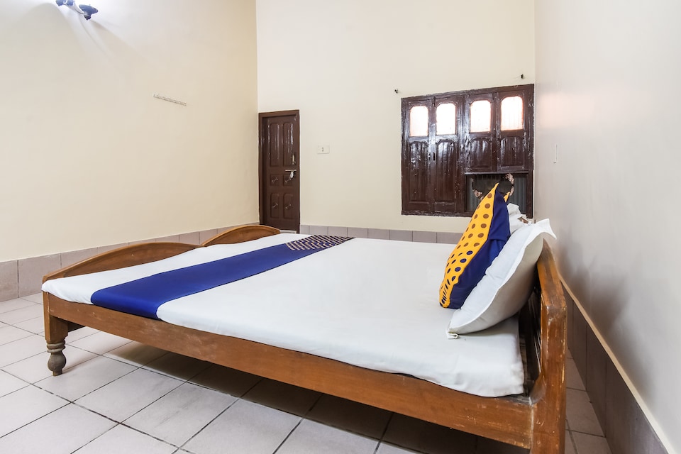 SPOT ON 65838 Hotel Geetanjali, Golghar, Gorakhpur