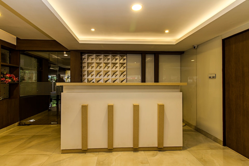 OYO 851 Apollo Greens, Majestic Bangalore, Bangalore