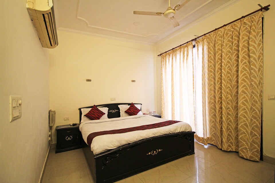 OYO Studios 531 Near South City, HUDA CENTRE 1, Gurgaon