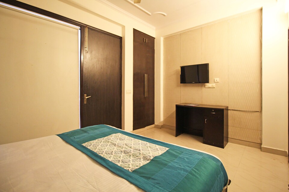 OYO Studios 531 Near South City, HUDA CENTRE 1, Gurgaon