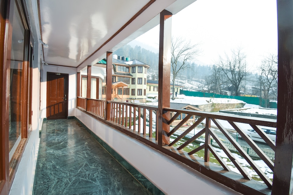 OYO 65840 New Pine Palace, Pahalgam, Pahalgam